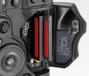 EOS 1D X mk II_card-slots